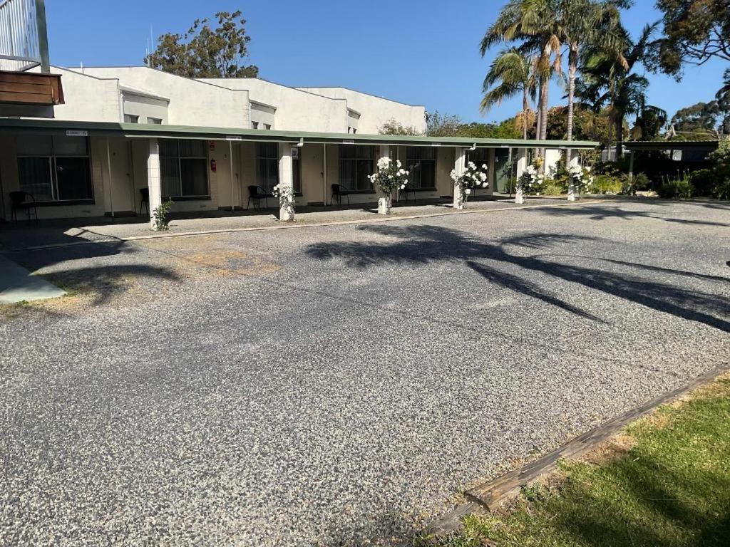 The Silver Bream Motel & Self Contained Units Mallacoota Dış mekan fotoğraf